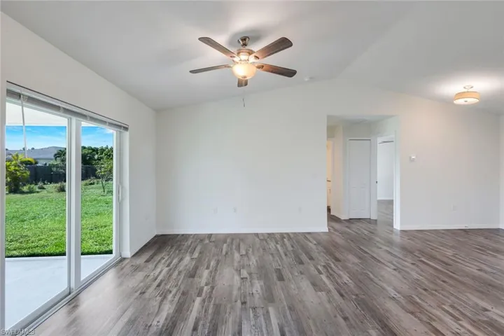1317 Ne 9th Ave, Cape Coral, Florida 33909