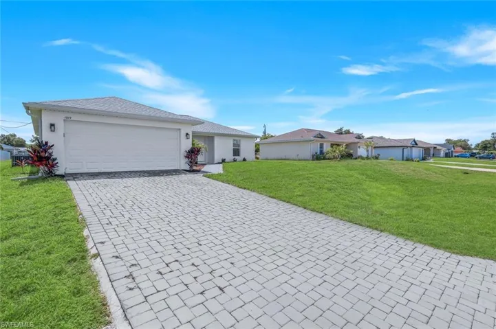 1317 Ne 9th Ave, Cape Coral, Florida 33909