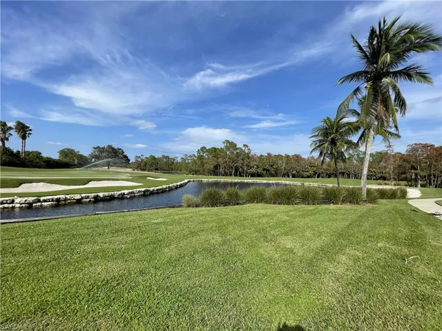 14th green seen from the entrance