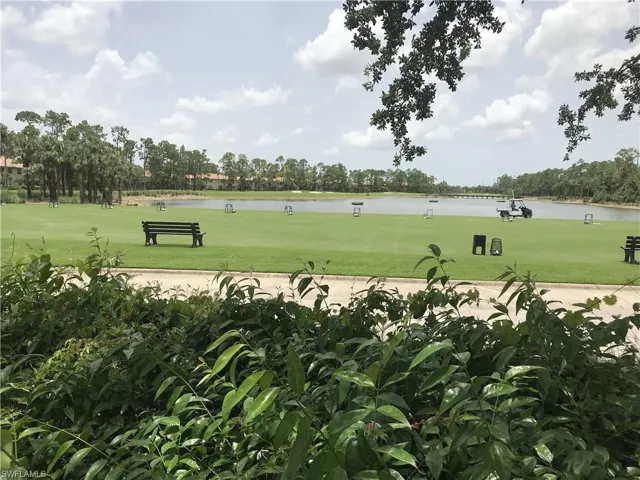 Aqua driving range with unlimited balls