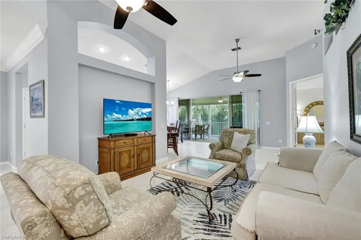 Ample space to entertain family and friends!