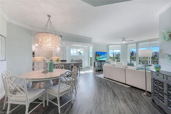 Open floor plan, perfect for entertaining.