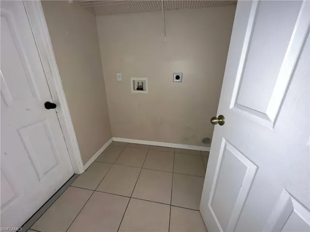 2701 Nw 4th Ter, Cape Coral, Florida 33993