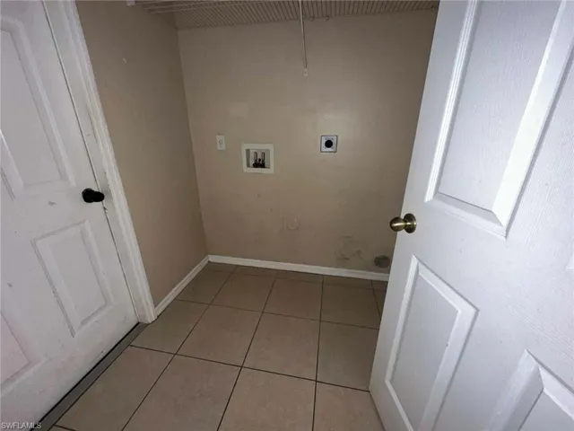 2701 Nw 4th Ter, Cape Coral, Florida 33993