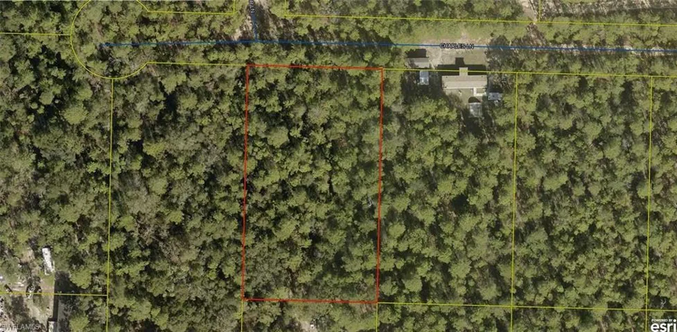 Property Boundary Overlay. Presenting an aerial view of the property with delineated boundaries