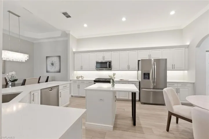 1641 Tarpon Bay Dr S 27, Naples, Florida 34119