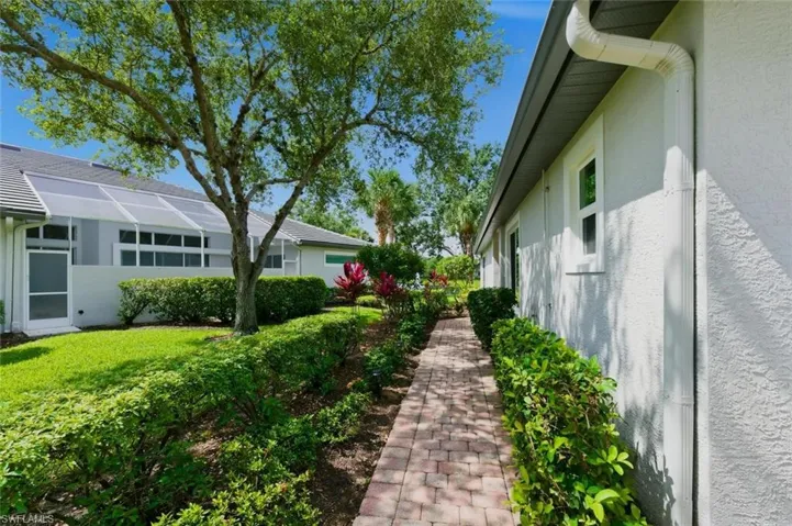 1641 Tarpon Bay Dr S 27, Naples, Florida 34119