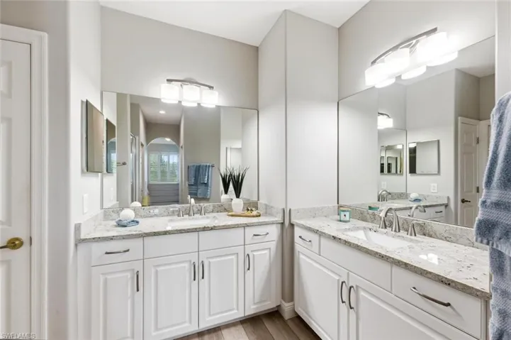 1641 Tarpon Bay Dr S 27, Naples, Florida 34119
