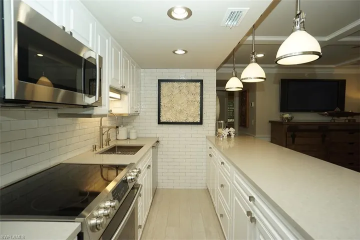 480 5th St S 102, Naples, Florida 34102