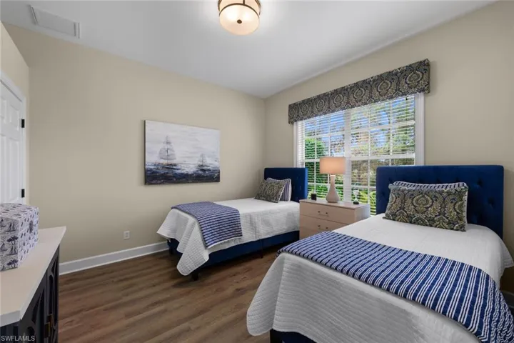 Guest bedroom #1