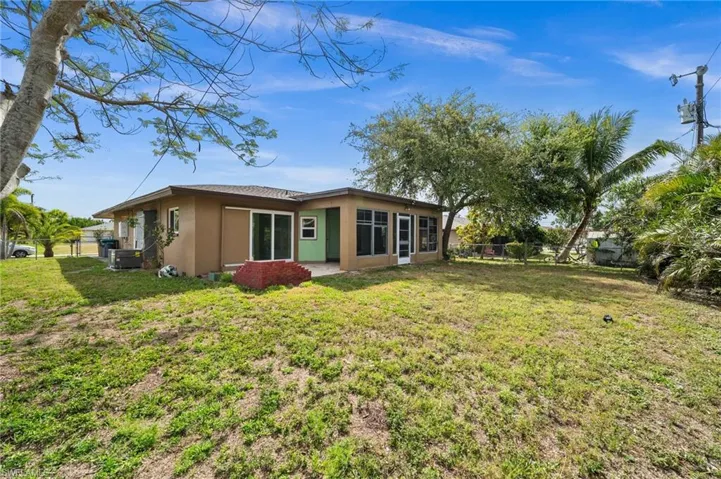 1621 Se 21st Ter, Cape Coral Fl 33990
