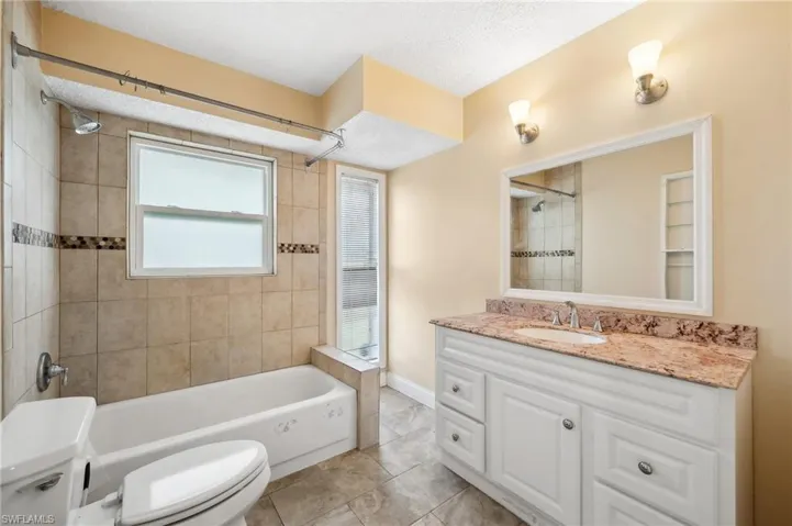 1621 Se 21st Ter, Cape Coral Fl 33990