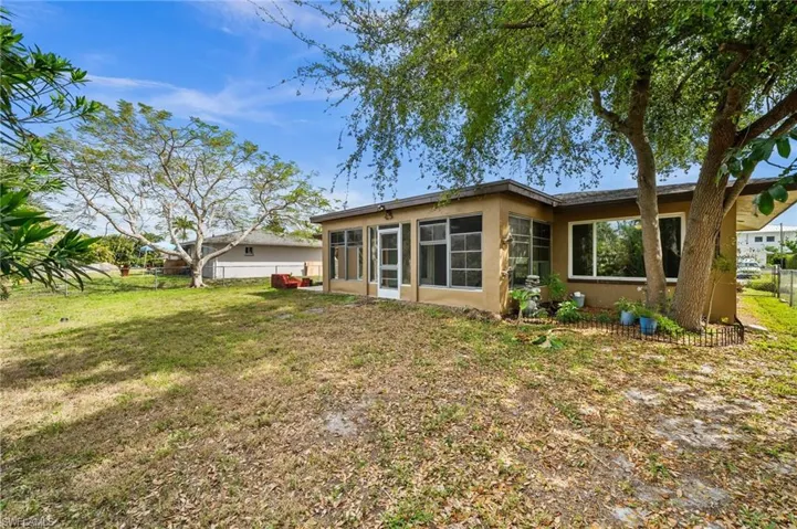 1621 Se 21st Ter, Cape Coral Fl 33990