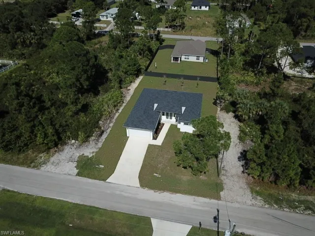 Aerial view of property and surrounding area
