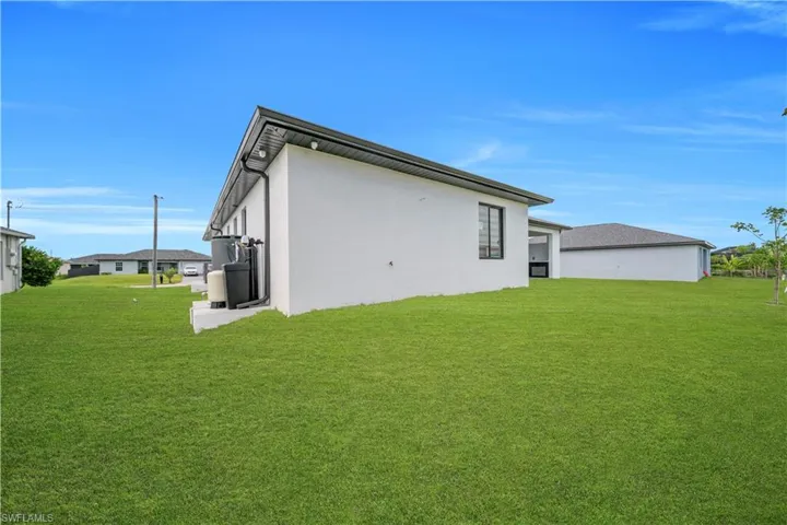 2204 Nw 5th Ter, Cape Coral, Florida 33993