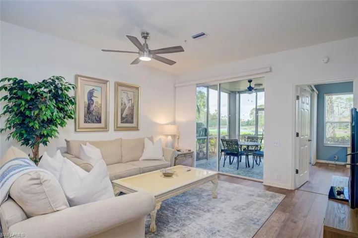 8223  Parkstone  PL, Naples, FL 34120