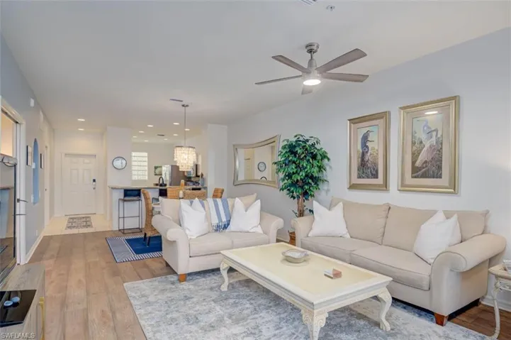 8223  Parkstone  PL, Naples, FL 34120