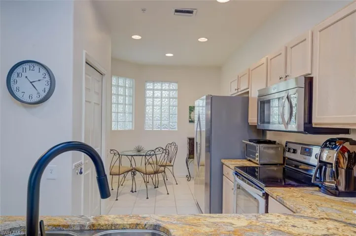 8223  Parkstone  PL, Naples, FL 34120