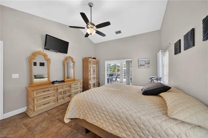 4933 Seville Ct, Cape Coral, Florida 33904