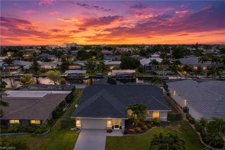 4933 Seville Ct, Cape Coral, Florida 33904