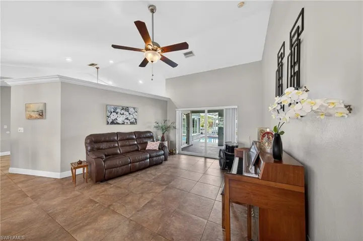 4933 Seville Ct, Cape Coral, Florida 33904