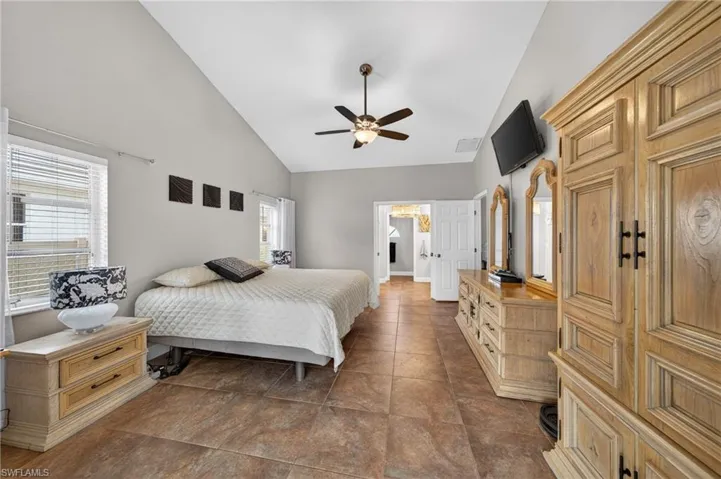 4933 Seville Ct, Cape Coral, Florida 33904