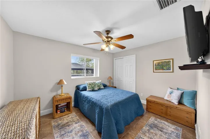 4933 Seville Ct, Cape Coral, Florida 33904