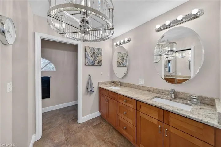 4933 Seville Ct, Cape Coral, Florida 33904