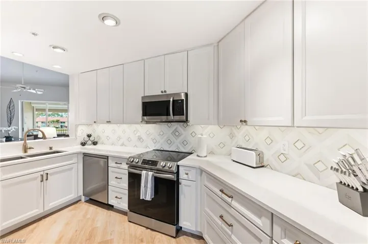 6930 Huntington Lakes Cir 203, Naples, Florida 34119