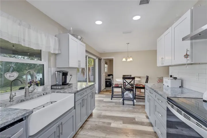 15910 Lake Candlewood Dr, Fort Myers, Florida 33907