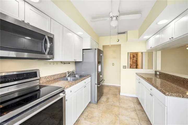 8 Tangerine Ct, Lehigh Acres, Florida 33936