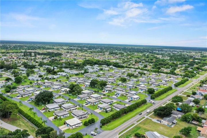 8 Tangerine Ct, Lehigh Acres, Florida 33936
