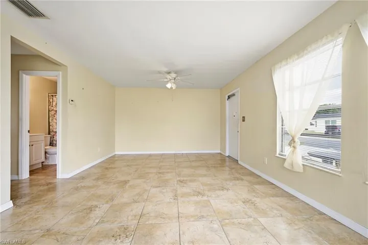 8 Tangerine Ct, Lehigh Acres, Florida 33936