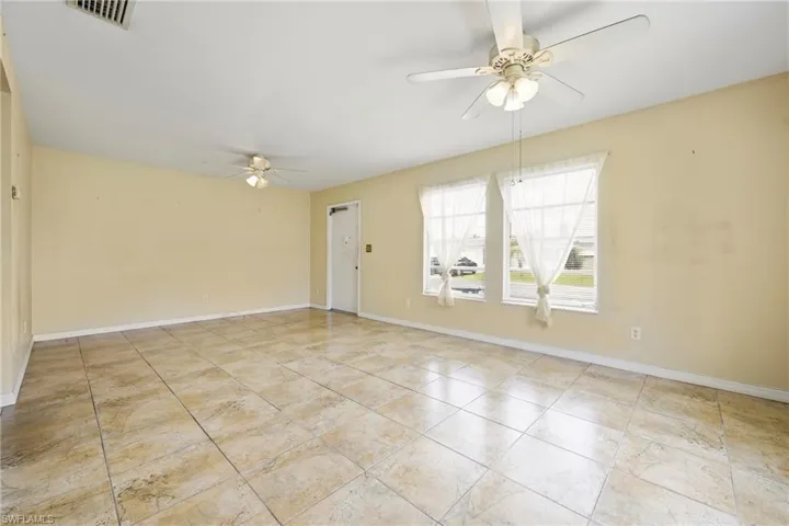 8 Tangerine Ct, Lehigh Acres, Florida 33936