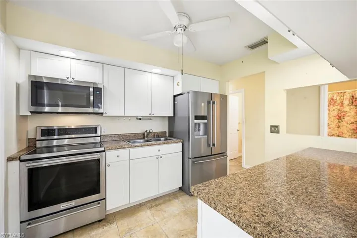 8 Tangerine Ct, Lehigh Acres, Florida 33936