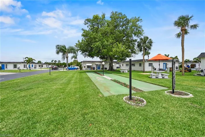 8 Tangerine Ct, Lehigh Acres, Florida 33936