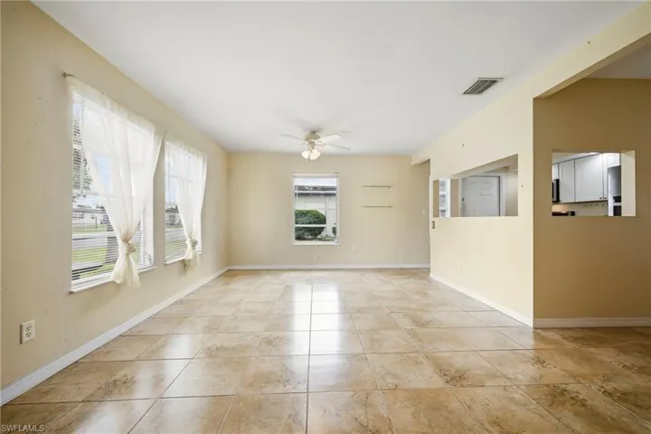 8 Tangerine Ct, Lehigh Acres, Florida 33936