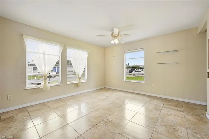 8 Tangerine Ct, Lehigh Acres, Florida 33936