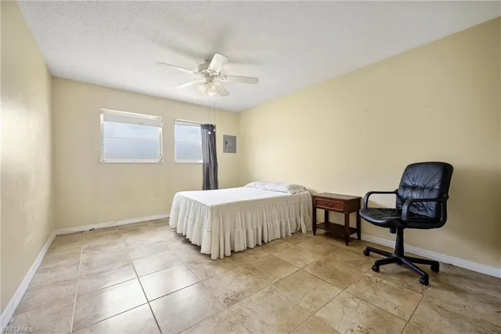 8 Tangerine Ct, Lehigh Acres, Florida 33936