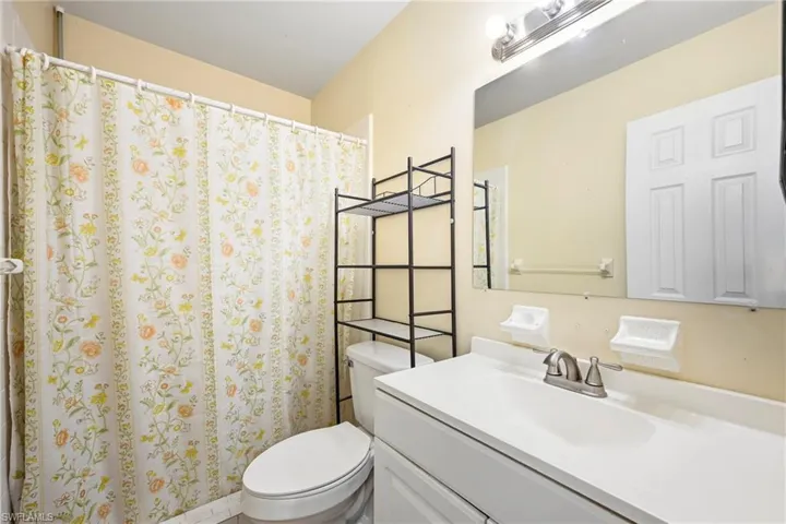 8 Tangerine Ct, Lehigh Acres, Florida 33936