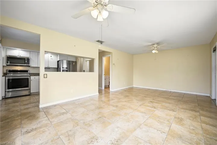 8 Tangerine Ct, Lehigh Acres, Florida 33936