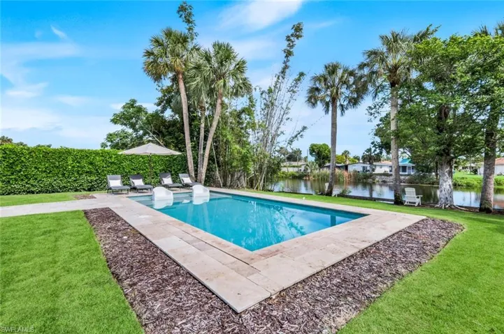 Lakefront Oasis!