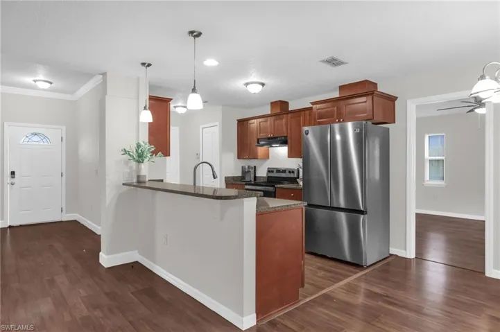 1090 Parnell Ct, Deltona, Florida 32738