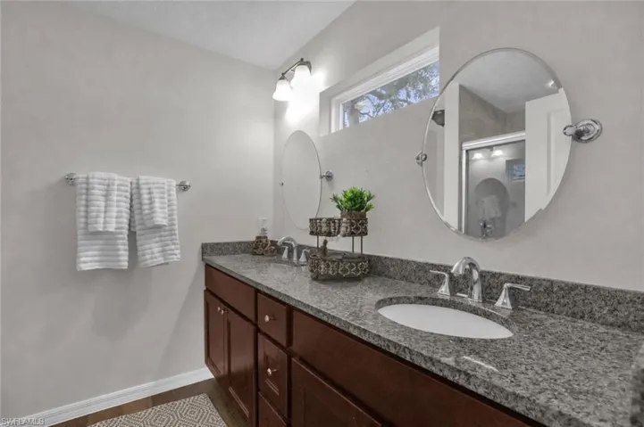 1090 Parnell Ct, Deltona, Florida 32738