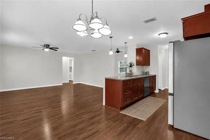 1090 Parnell Ct, Deltona, Florida 32738