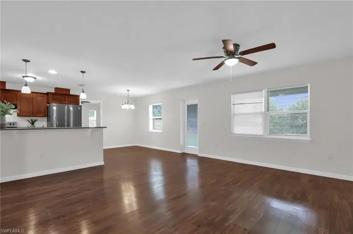 1090 Parnell Ct, Deltona, Florida 32738