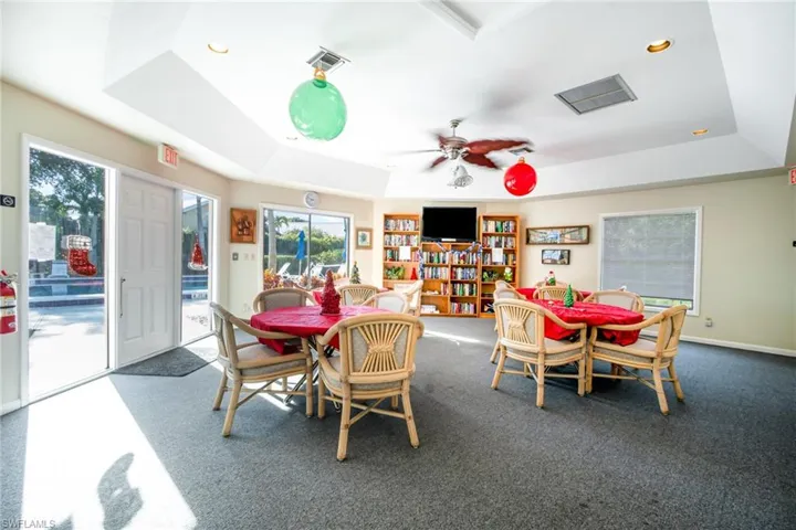 1530  Imperial Golf Course  BLVD, Naples, FL 34110