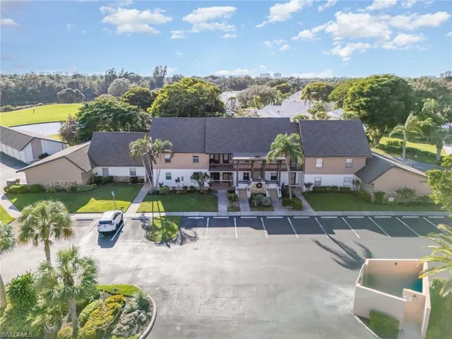 1530  Imperial Golf Course  BLVD, Naples, FL 34110