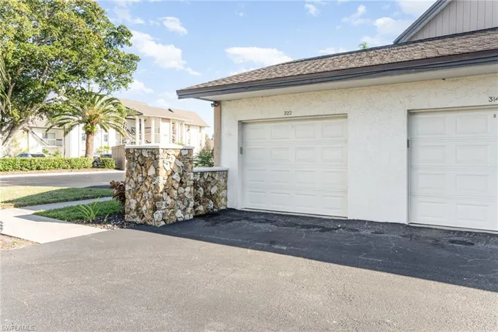1530  Imperial Golf Course  BLVD, Naples, FL 34110