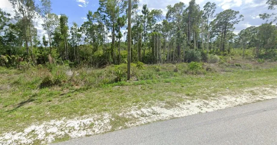 2724  Meadow  RD, Lehigh Acres, FL 33974